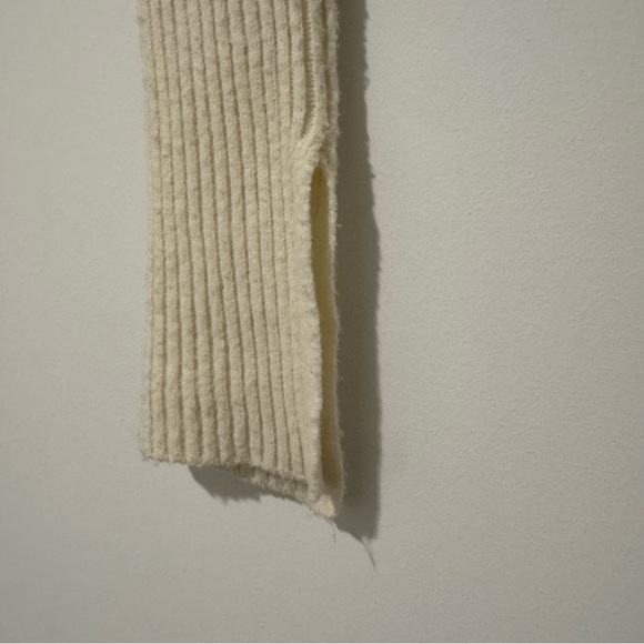 Kimchi Blue Ivory Ribbed Sweater - Picture 4 of 4